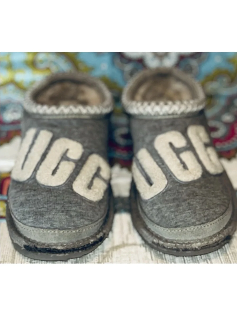 UGG 40% featuring patch